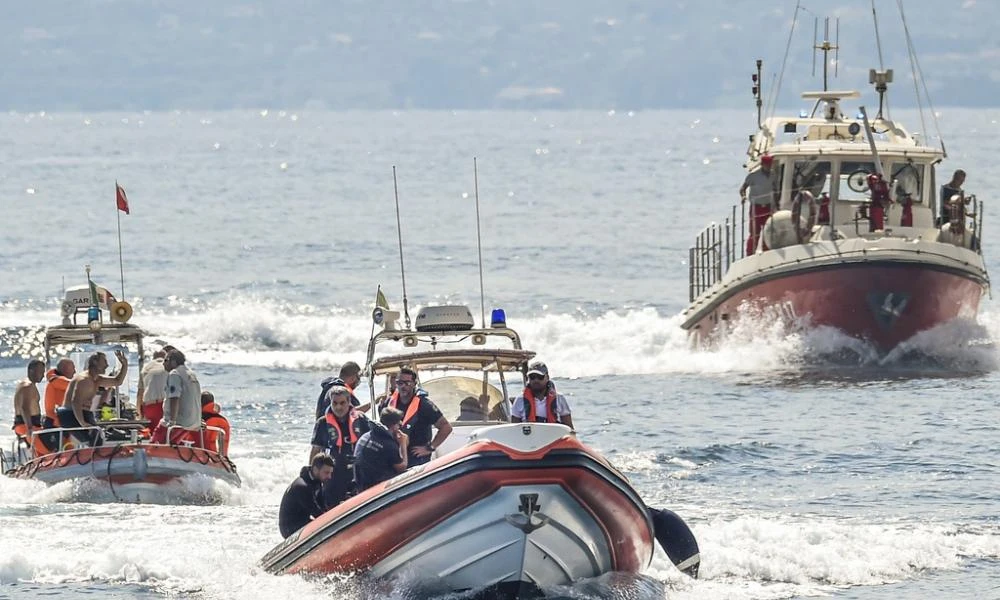 Ναυάγιο στη Σικελία: Πληροφορίες ότι εντοπίστηκε το τελευταίο πτώμα